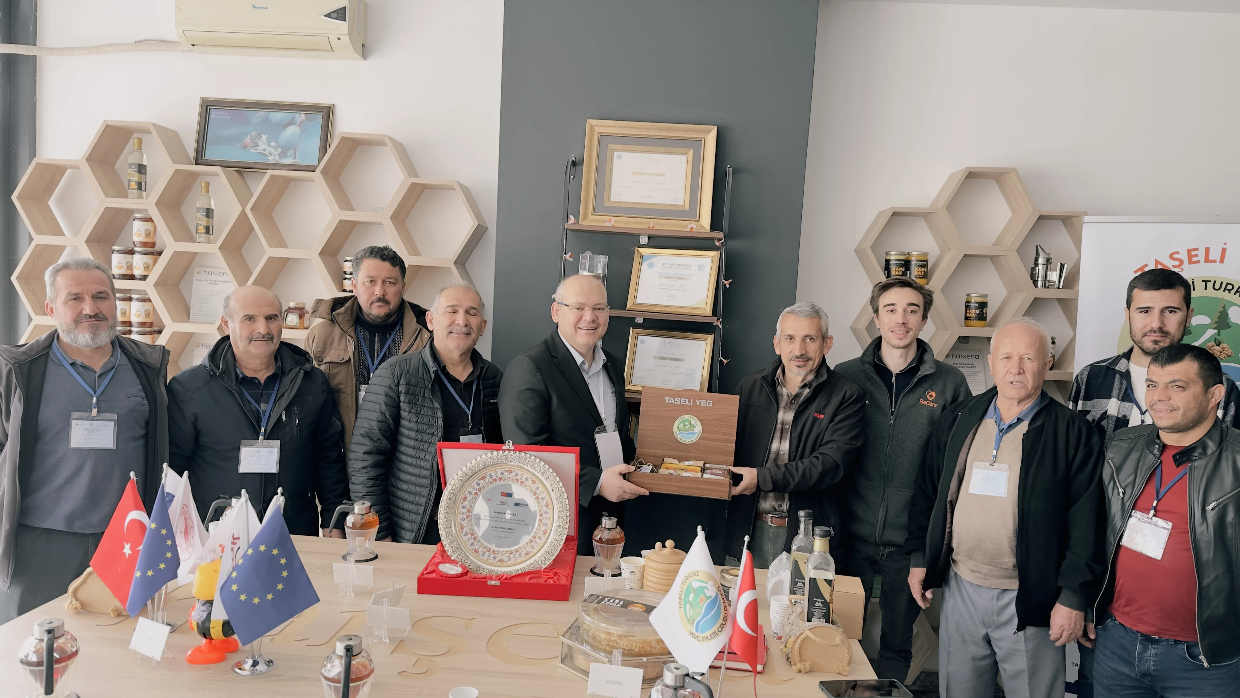 Kovandan Pazara: Arıcılıkta Başarılı Birlik Modellerinin İncelenmesi ''Harşena Bal''